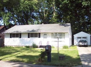 220 S Schroeder Rd, Muncie, IN 47304