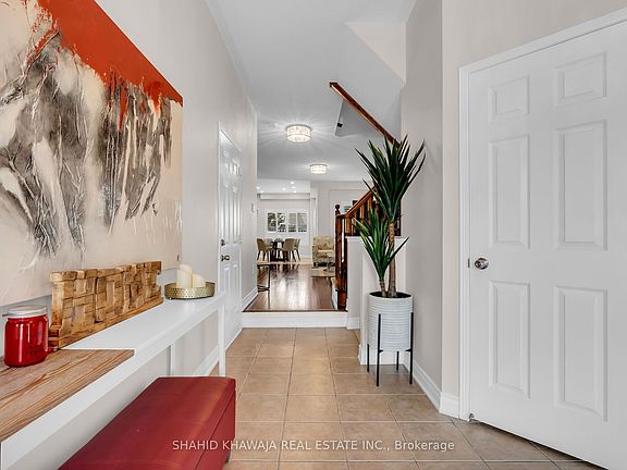 5th image of 1078 Easterbrook Cres