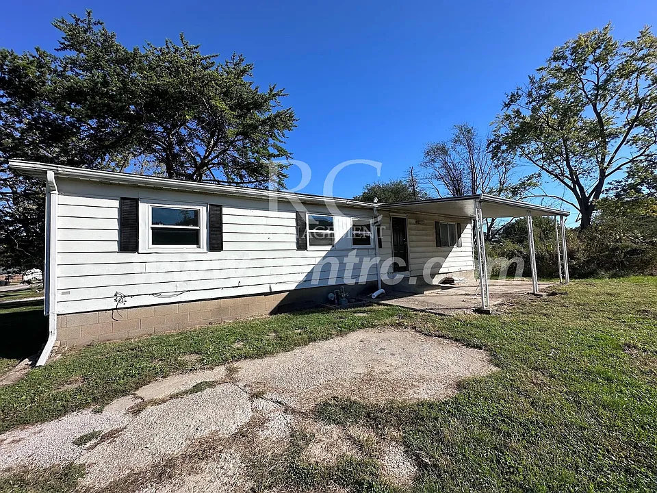 1319 2nd Ave