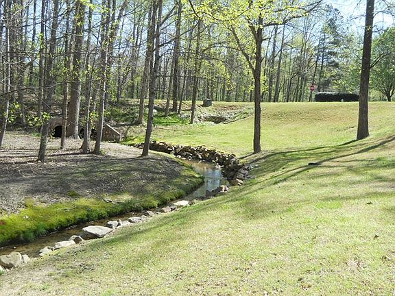 4th image of 702 Stoney Brook Dr