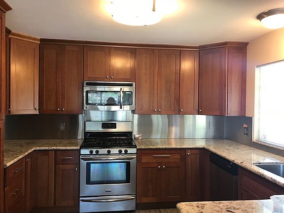 2nd image of 8531 Larch Ave