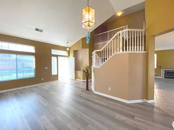 5th image of 2346 Woodhill Dr