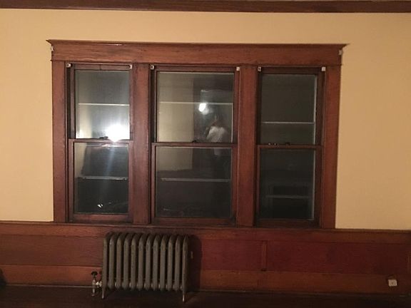 3rd image of 279 Sterling Ave