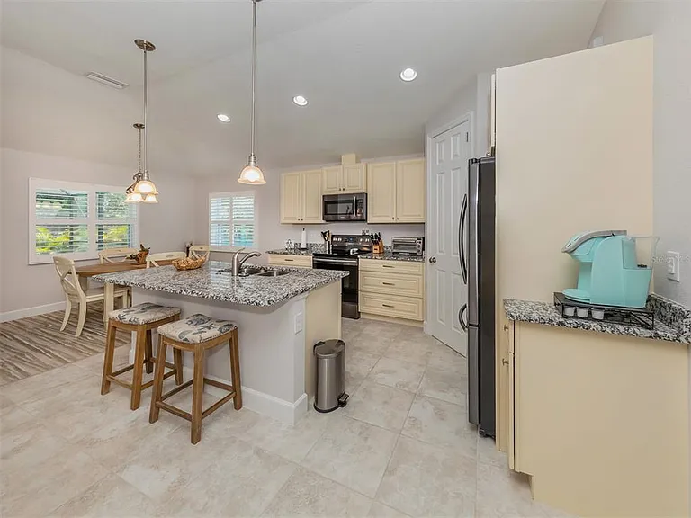 236 Holly Rd — Photo 17