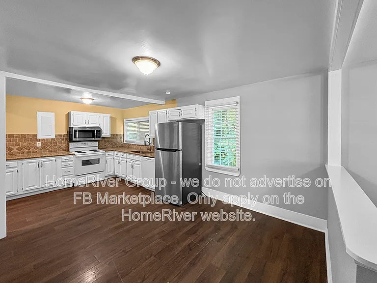 1310 Roanoke Ave — Photo 8