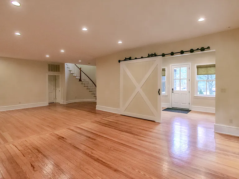 54 E Lake Stable Rd — Photo 8