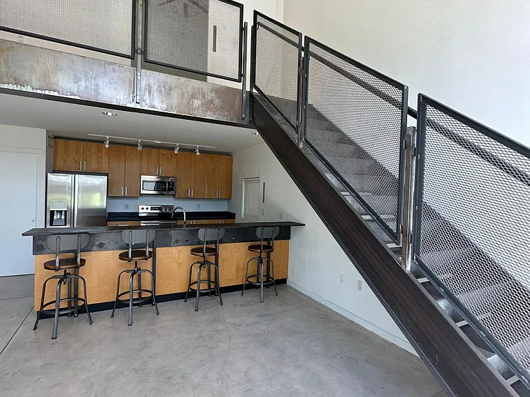 1001 E 17th St #132 — Photo 9