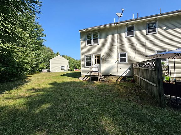 4th image of 25 Candlewood Ln #H