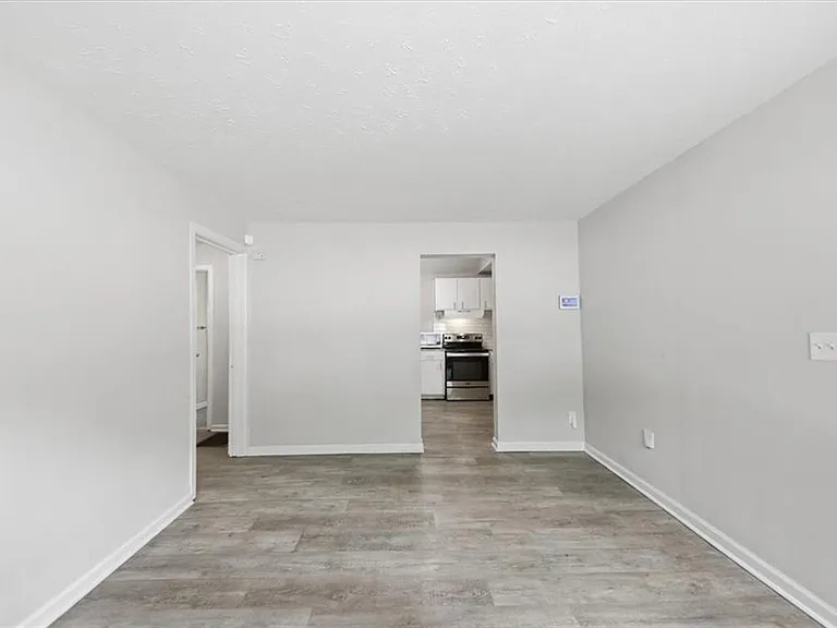 154 Lawton St SW — Photo 8