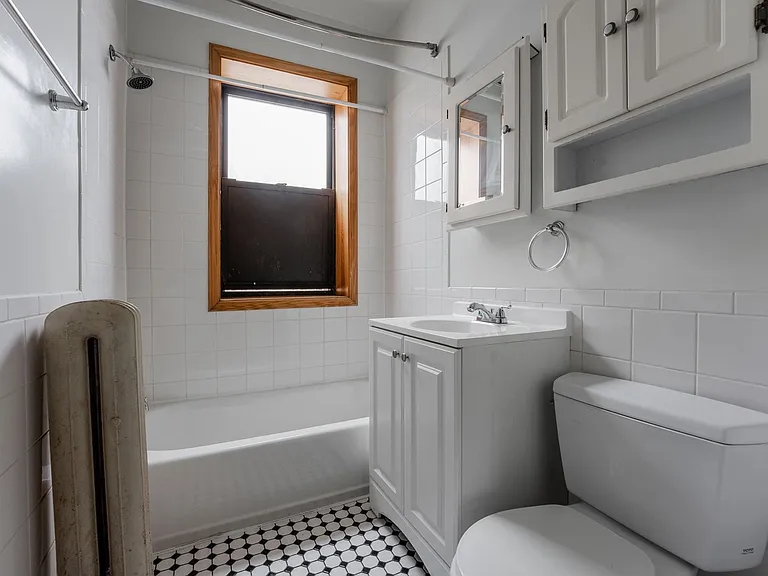 2620 W Gunnison St #3 — Photo 9