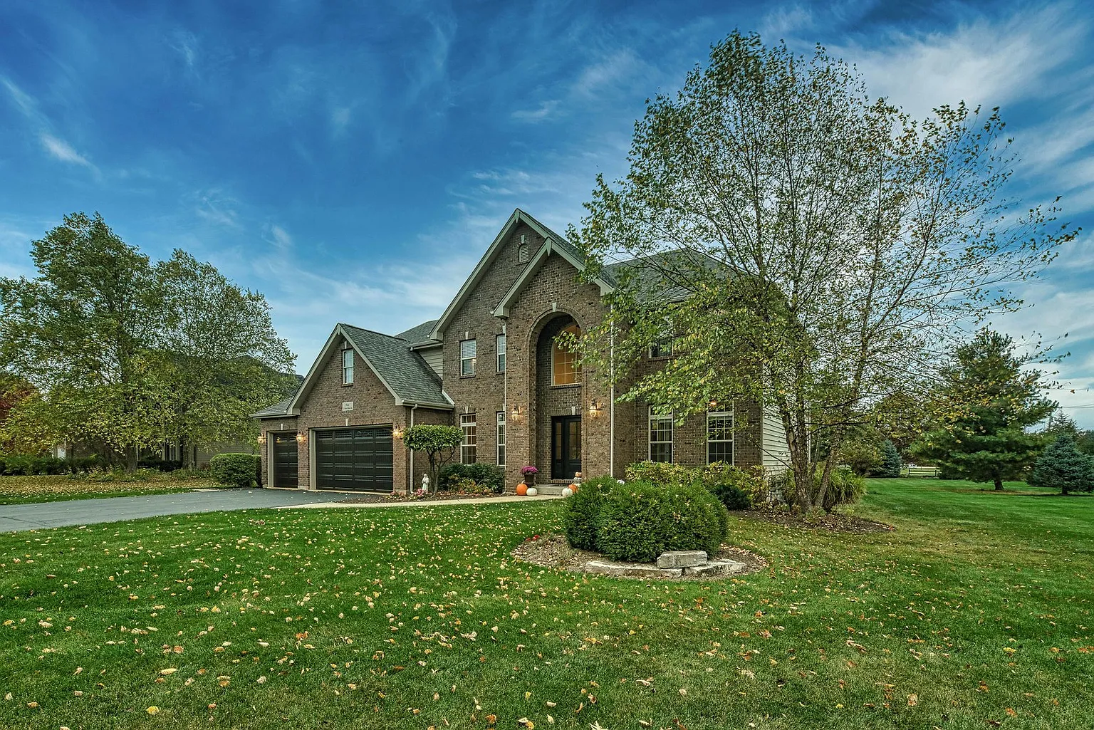 4 N Royal Oaks Dr photo 1