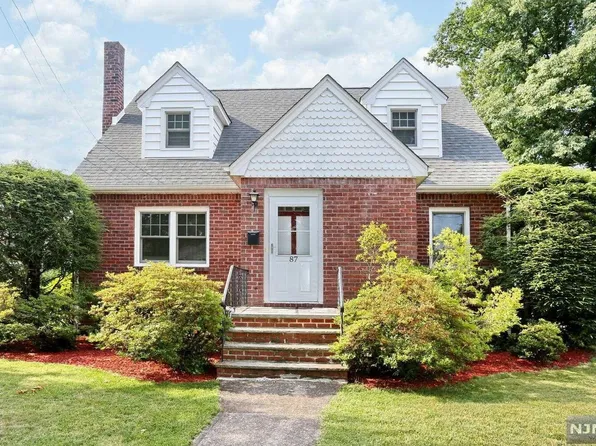 87 Randolph Ave, Dumont, NJ 07628