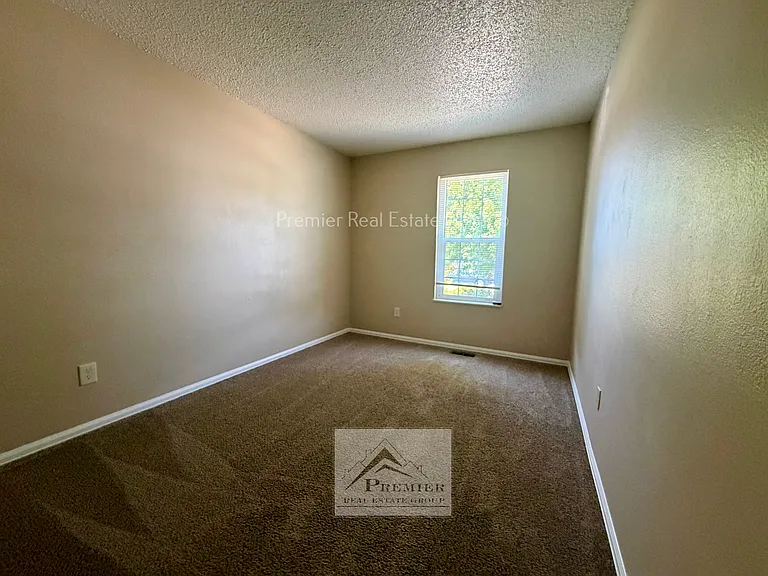 4645 Monica Dr — Photo 5