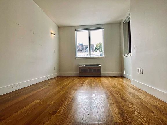 2nd image of 387 Franklin Ave APT 202