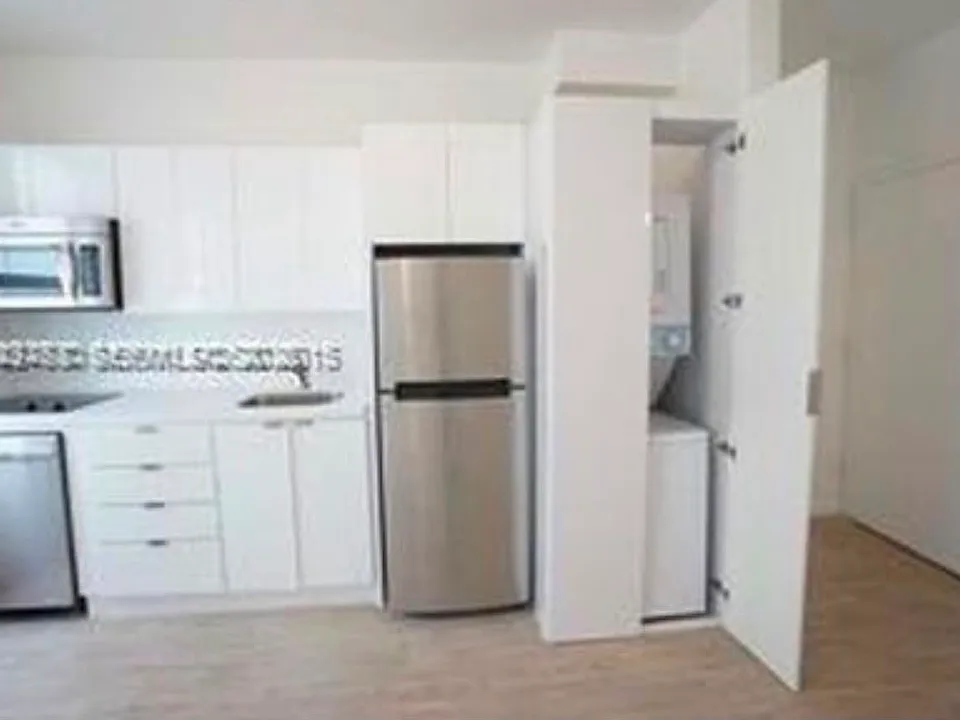 1611 Meridian Ave #28