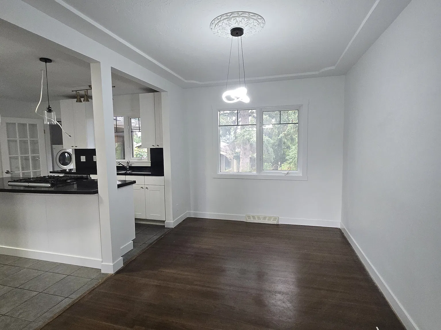 2204 25 Avenue NW — Photo 4
