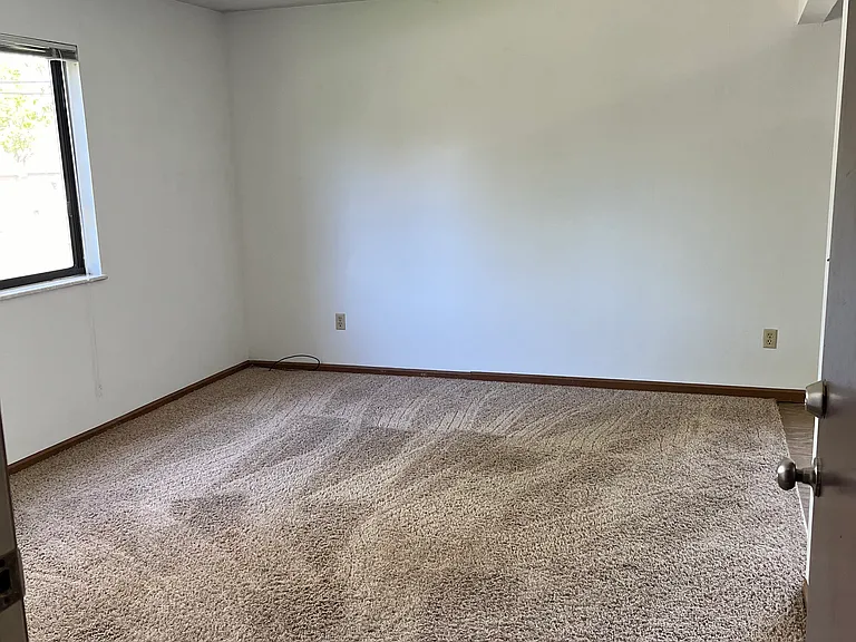 404 N Hesperia St #C — Photo 1