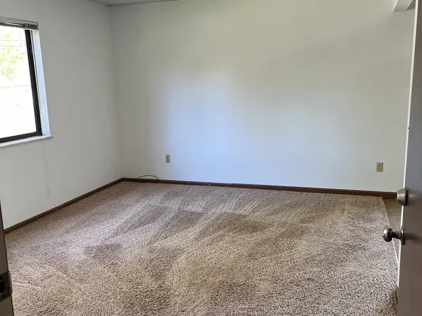 404 N Hesperia St APT C, Collinsville, IL 62234