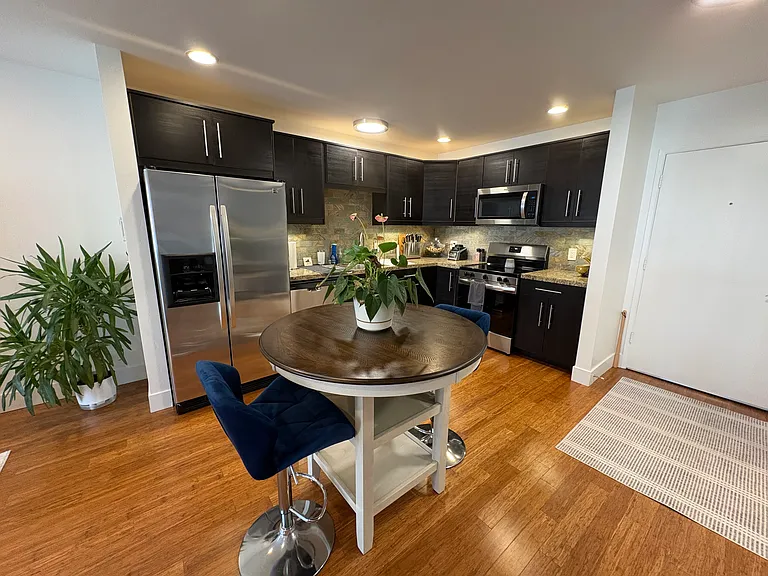 733 Kline St #105 — Photo 3