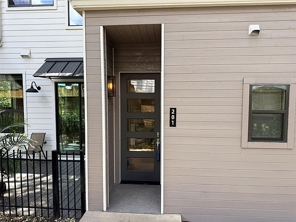 5th image of 3115 Clawson Rd APT 201