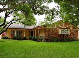 2315 Stoney Brook Dr, Houston, TX 77063