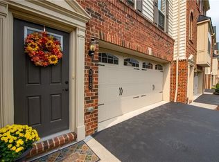 318 Aprilmae Way, Pittsburgh, PA 15237