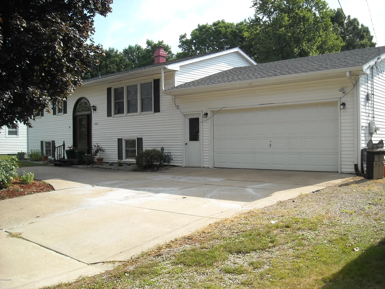 14812 Helmer Rd S photo 1