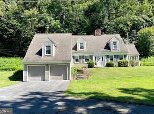 135 Country Club Rd, Mount Union, PA 17066