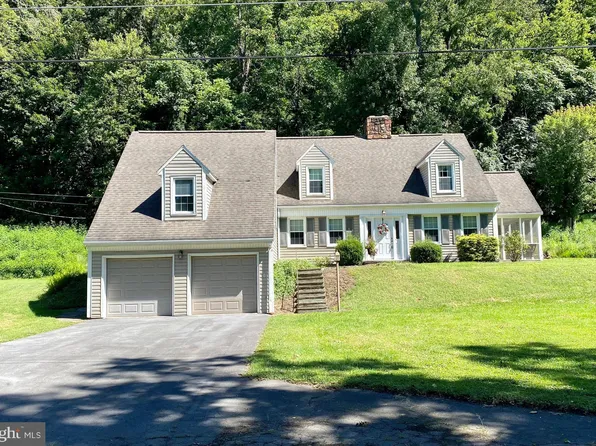 135 Country Club Rd, Mount Union, PA 17066