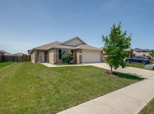 409 Azalea Dr, Nevada, TX 75173