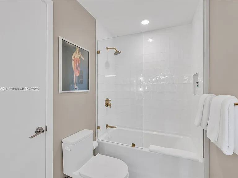 601 NE 1st Avenue 4814 #LPH — Photo 1