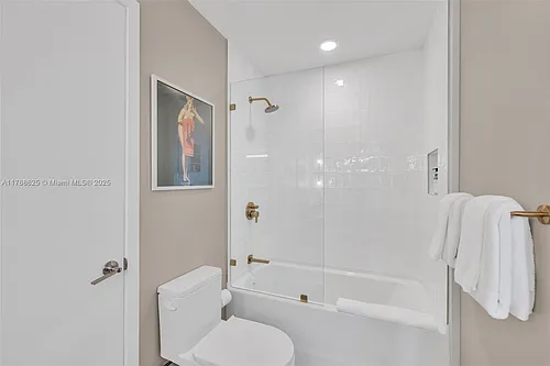 601 NE 1st Ave #LPH-4814 Photo 1