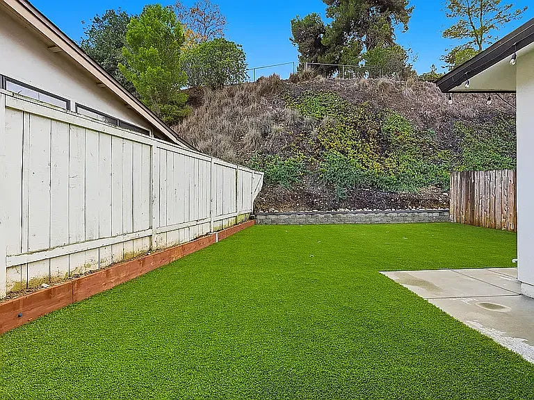 4 bed, 1200 sqft, $6,050 — Photo 4