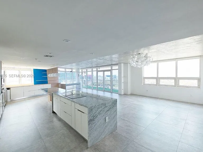 3250 NE 1st Ave #Penthouse 1115 — Photo 2