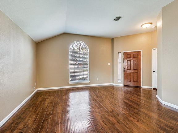 2nd image of 1918 Caddo St