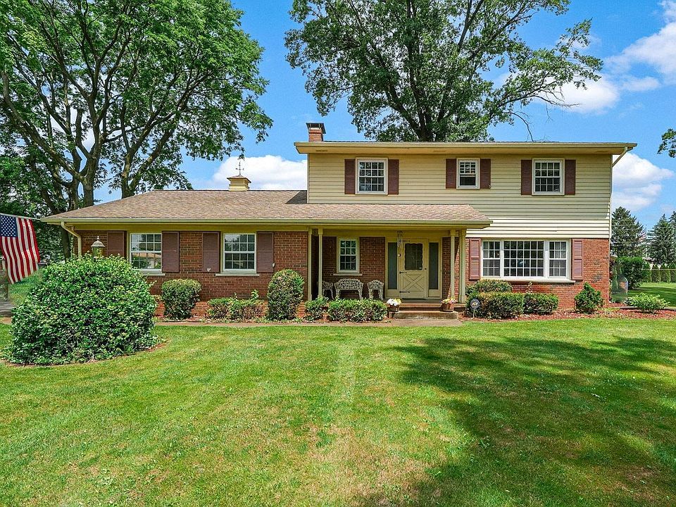 1st image of 28859 Oakwood Pl