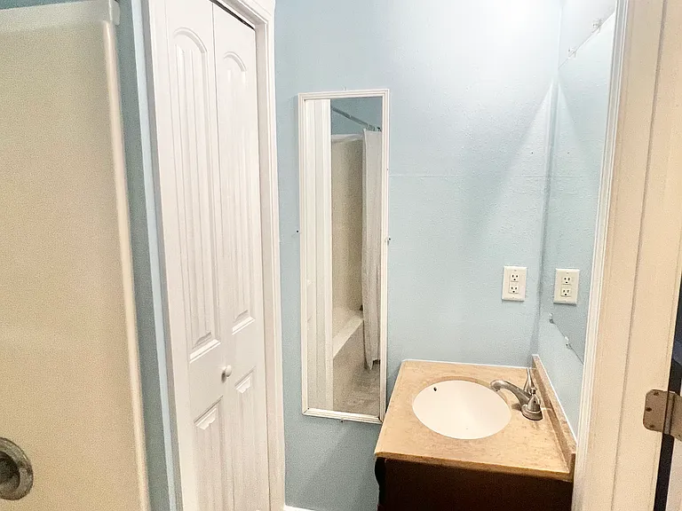 2483 Verbena St — Photo 4