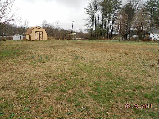 1st image of 303 Commercial Ave