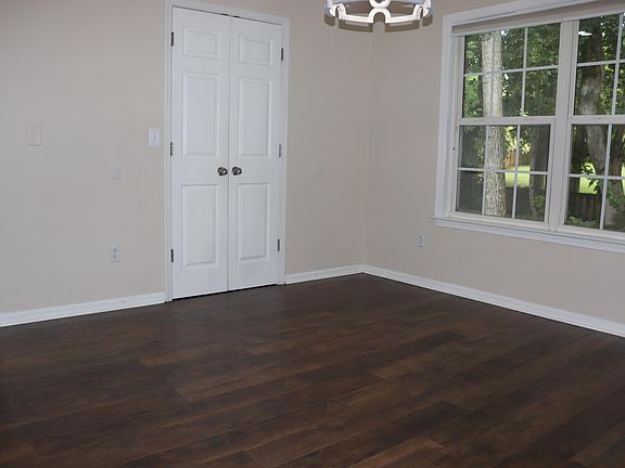 3rd image of 823 Willet Ct