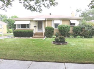 517 Cambridge Rd, Des Plaines, IL 60016