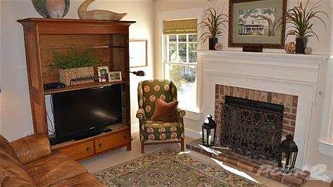 2nd image of 147 Woodville Cir