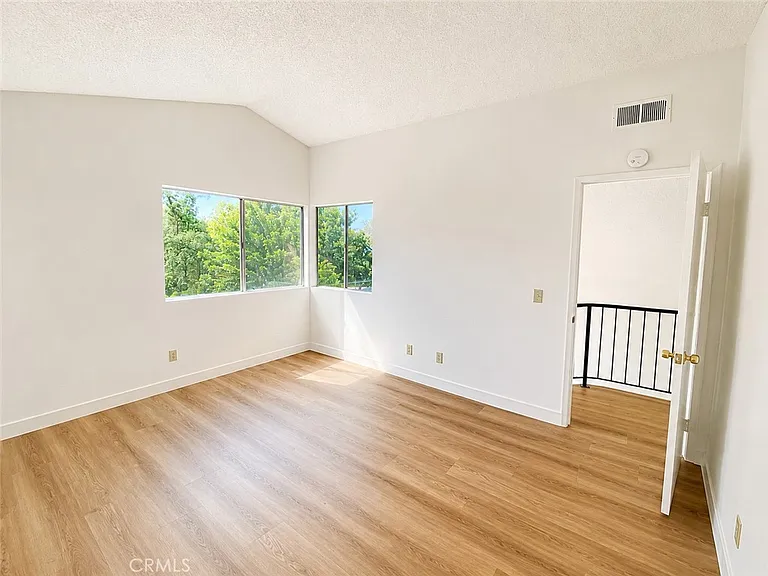 15583 Oak Springs Rd — Photo 33