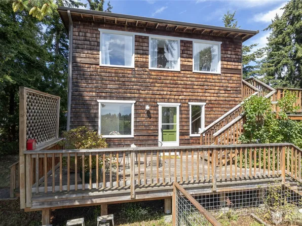 135 Woodland Avenue, Port Townsend, WA 98368