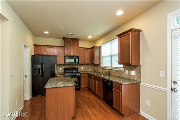 04-Kitchen