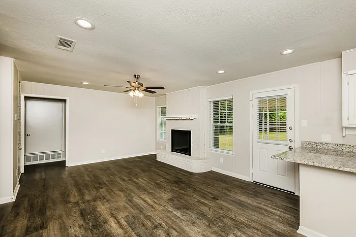 2417 Skyline Dr — Photo 5