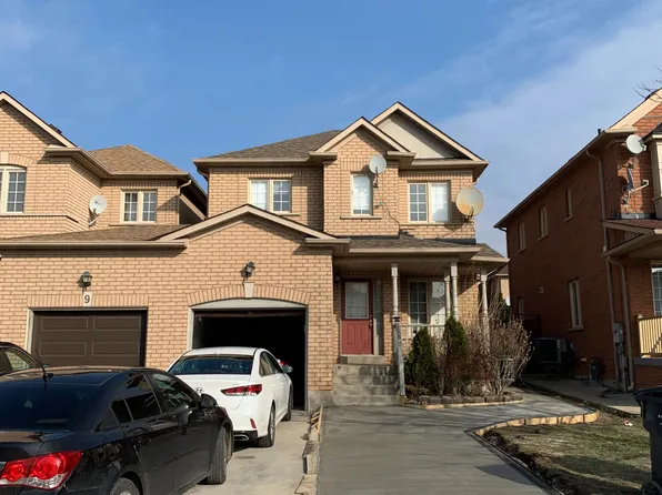 7 Arabia Gate, Brampton, ON L6R 2P3