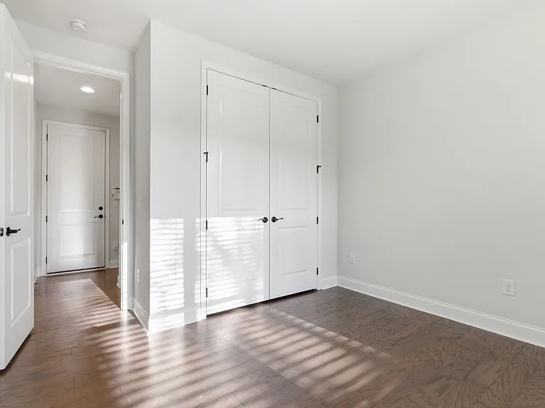 721 Vine Pond Ct — Photo 30