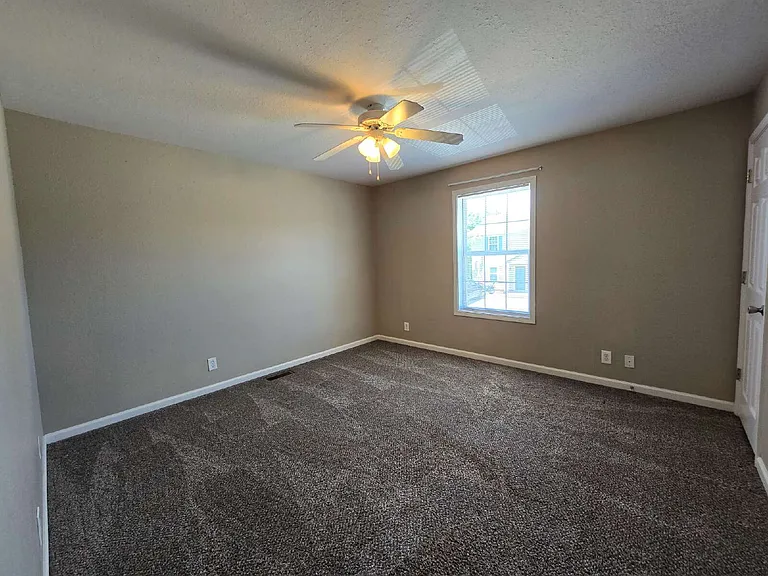248-2B Executive Ave — Photo 5