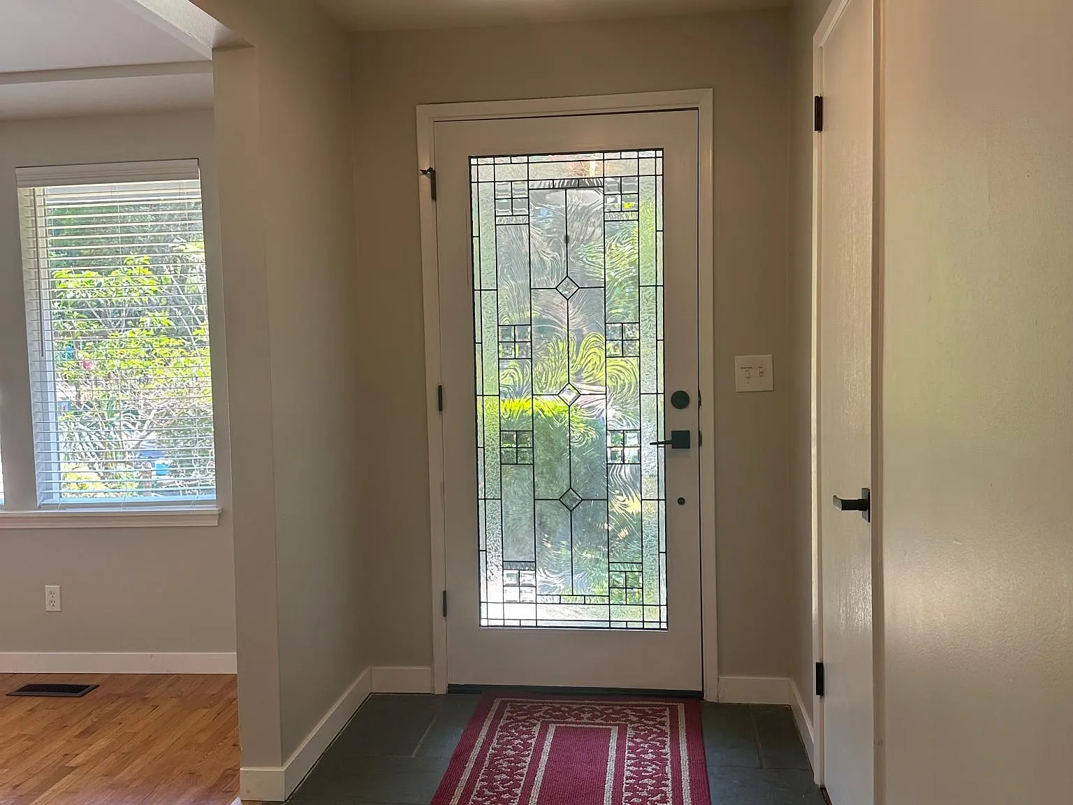 3 bed, 2.5 bath, 2190 sqft, $4,250 — Photo 2