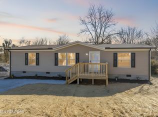 516 Henderson St, Harriman, TN 37748